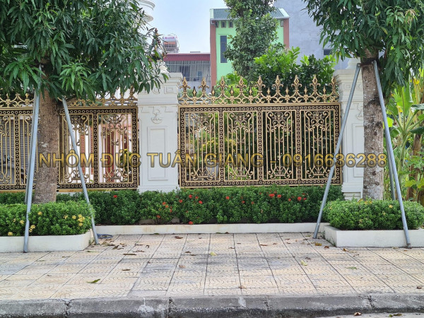 Hàng rào nhôm đúc mẫu HR -111