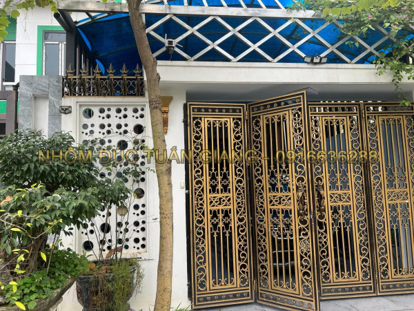 Cửa nhôm đúc mẫu-010