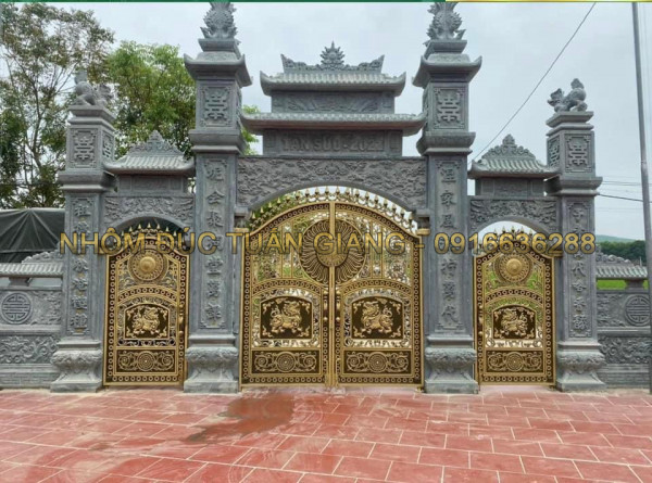 Cổng nhôm đúc mẫu C-192