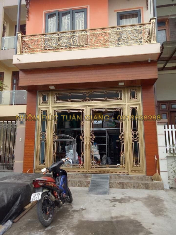 Cửa nhôm đúc mẫu-047