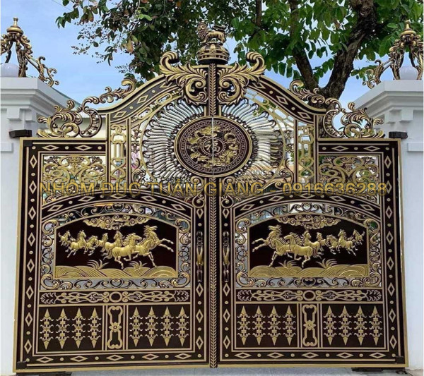 Cổng nhôm đúc mẫu C-215