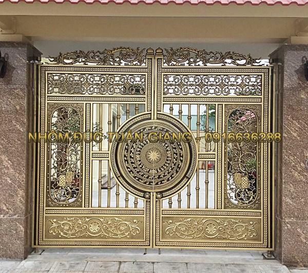 Cổng nhôm đúc mẫu C-213